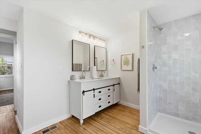 Building Photo - 305 W Broadway