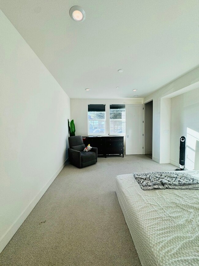 Building Photo - 5750 Greige Cir