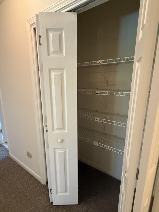 Building Photo - 504 Main St