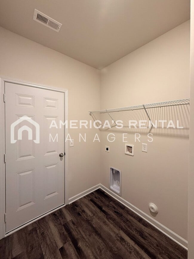 Building Photo - New Construction - 3 Bed / 2 Bath Home wit...