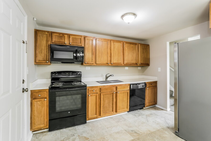 Building Photo - 2616 Saugus Cir