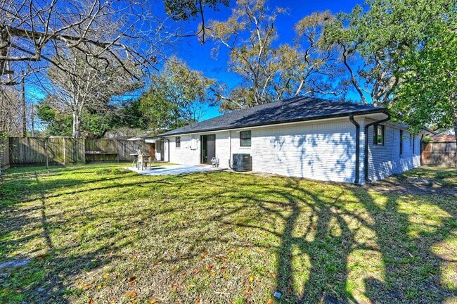 Building Photo - 9527 Vilven Ln