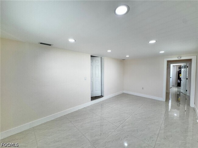 Building Photo - 1275 Gramac Dr