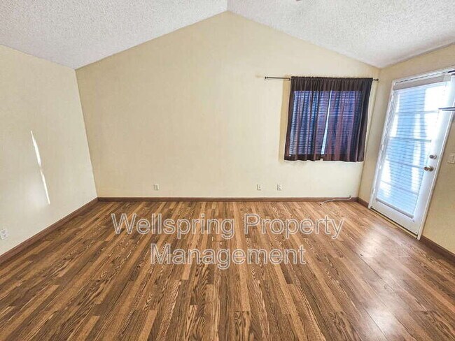 Building Photo - 821 Janelle Ct