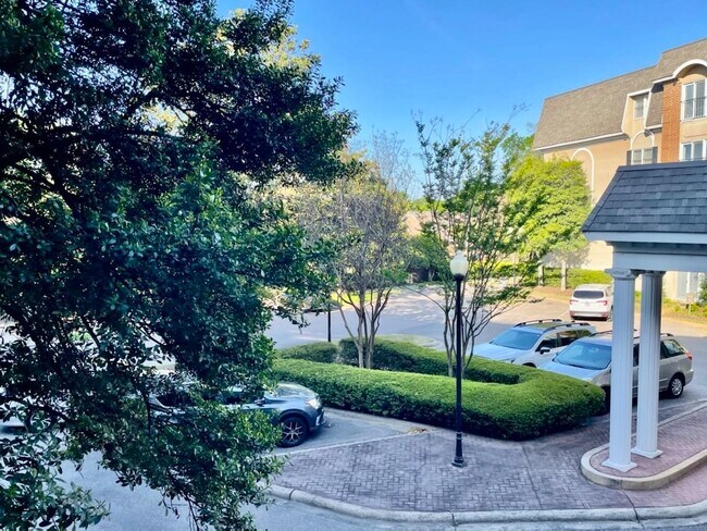 Building Photo - 5400 Park Ave