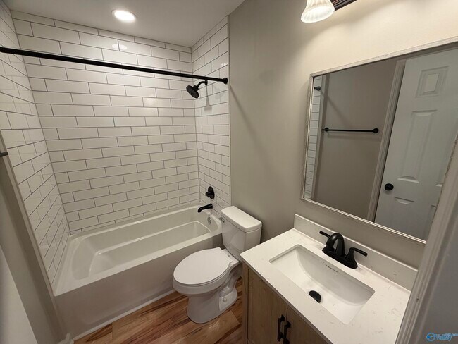 Building Photo - 507 Woodland St NW