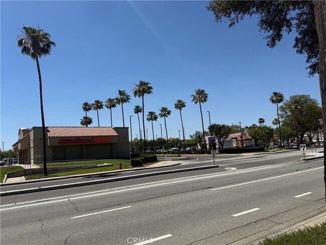 Building Photo - 30159 Westlake Dr