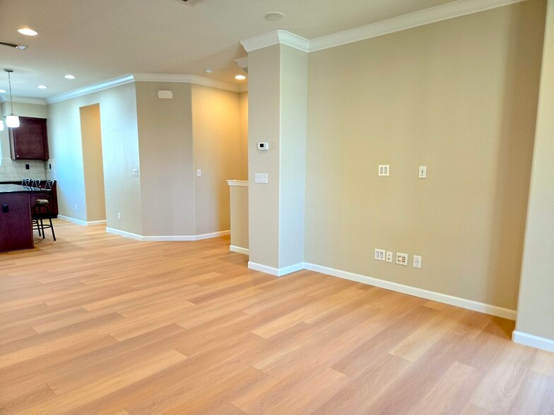 2nd Floor Living - 5962 Lugano Via