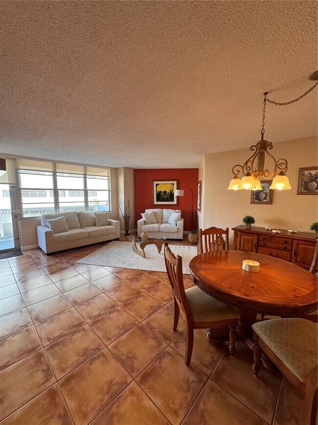 Building Photo - 3725 S Ocean Dr