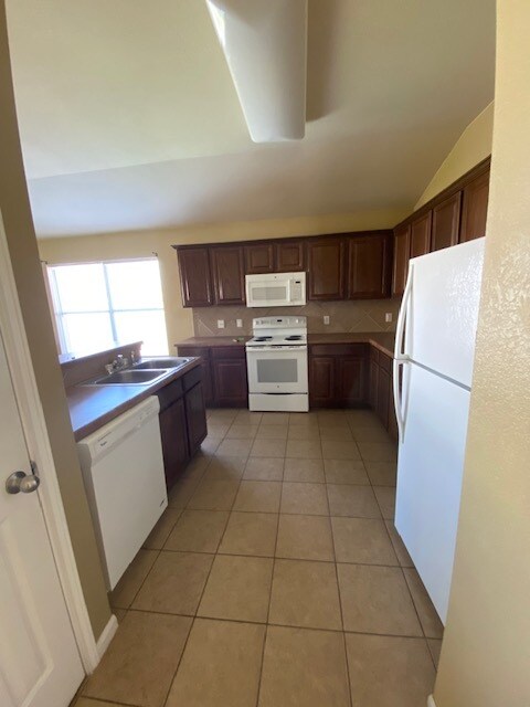 Building Photo - 607 Constellation Dr