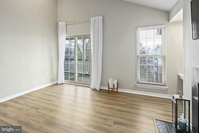 Building Photo - 12157 Penderview Terrace