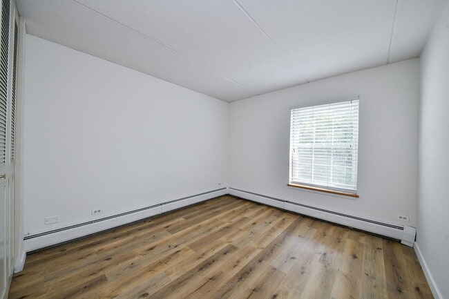 Building Photo - 5125 Blodgett Ave