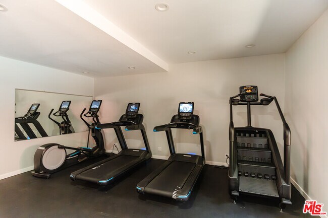 Building Photo - 2700 Cahuenga Blvd