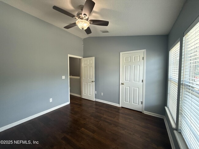 Building Photo - 6162 High Tide Blvd