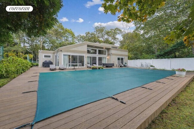 Building Photo - 14 Woodland Ln