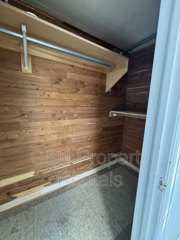 Building Photo - 841 1/2 Cook Avenue