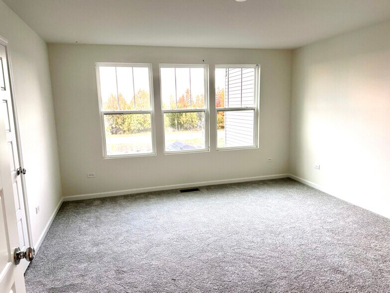 Building Photo - 604 Switchgrass Wy