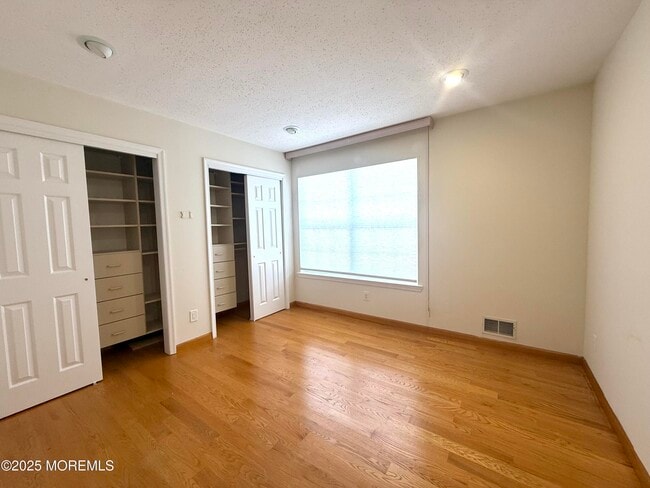 Building Photo - 28 Warbler Rd