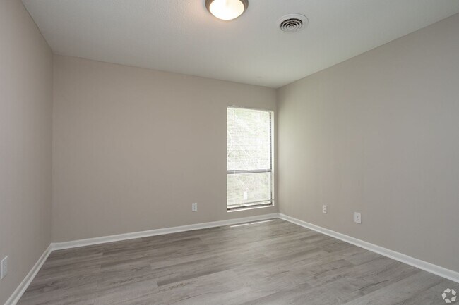 Building Photo - 25 Creekside Cir