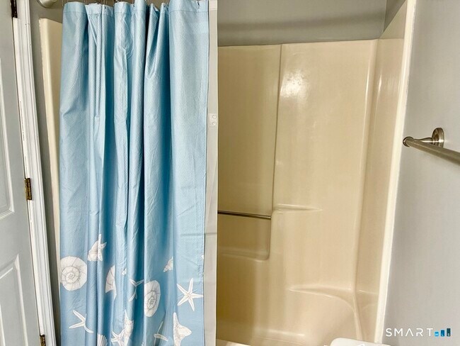 Building Photo - 448 Cypress Rd