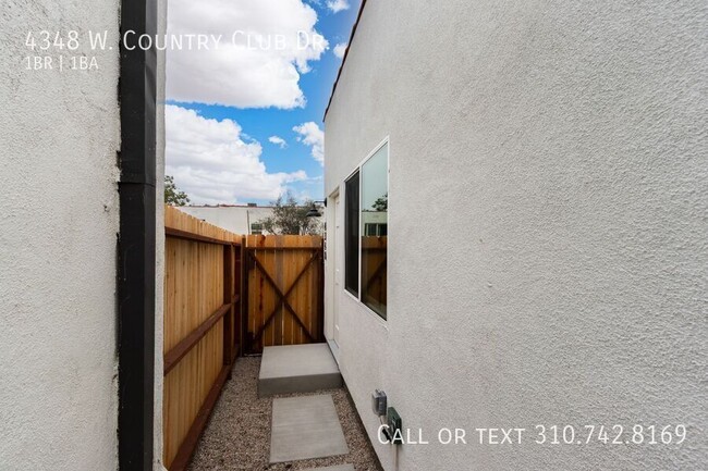 Building Photo - 4348 Country Club Dr