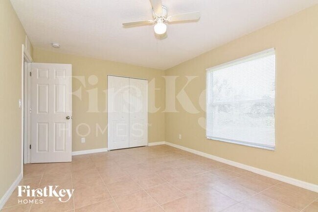 Building Photo - 10371 Grail Ave