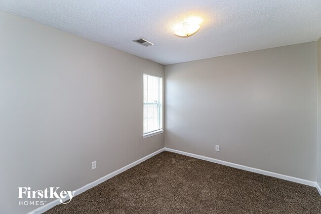 Building Photo - 4643 Blue River Cove