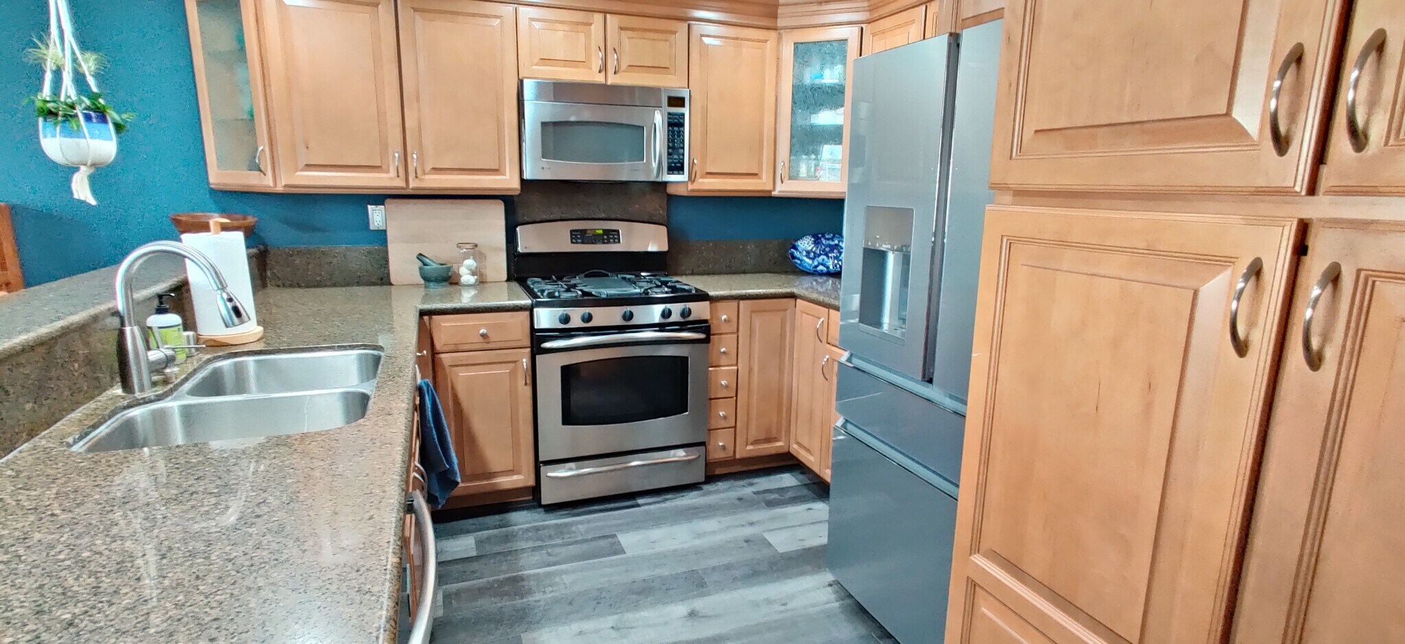 Kitchen - 1995 Woodcutter Ln