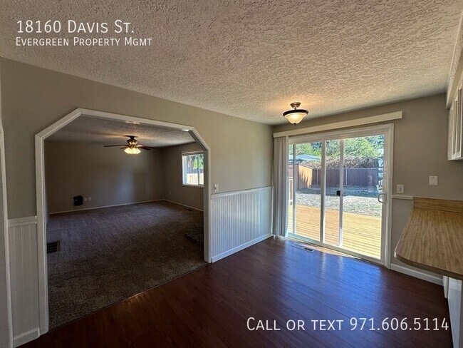 Building Photo - 18160 Davis St