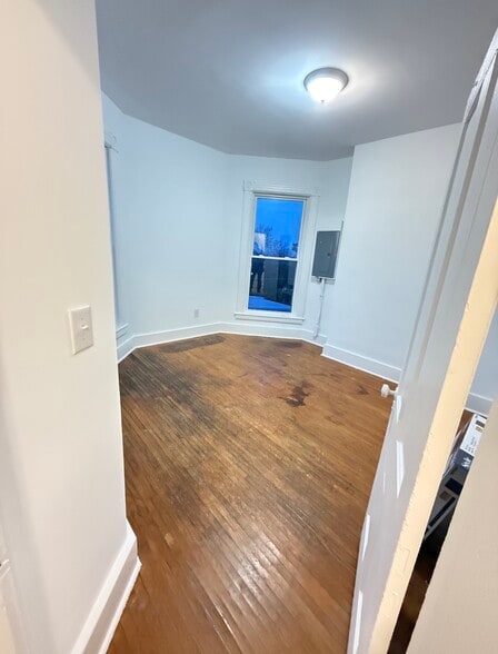 Building Photo - 720 Aetna St