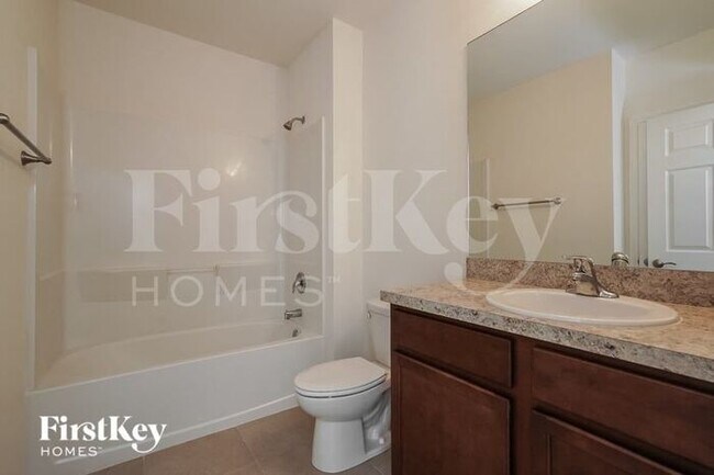 Building Photo - 440 NW 15th Terrace