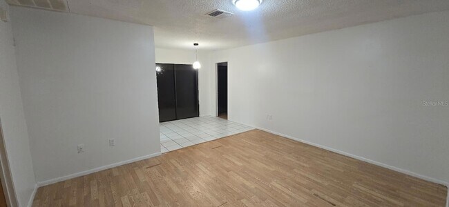 Building Photo - 664 Cypress Rd
