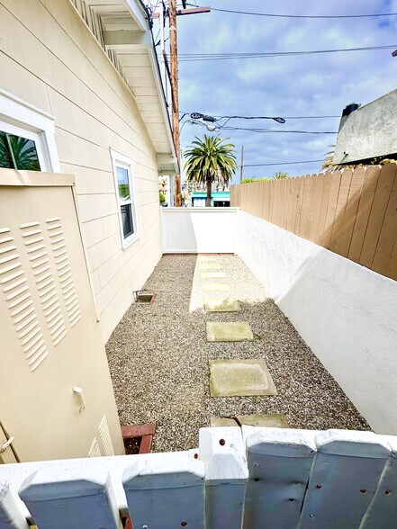 Building Photo - 108 Beryl St