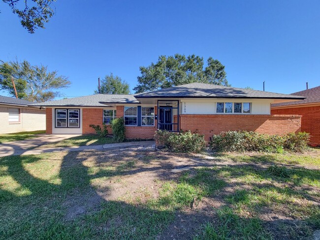 Building Photo - BEAUTIFUL REMODELED BRICK 4 BEDROOCK 2 BAT...