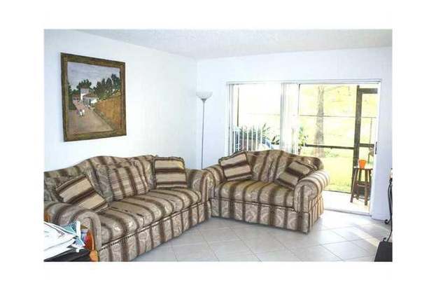 Building Photo - 8060 Fairview Dr