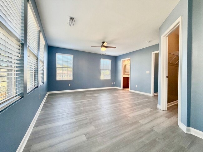 Building Photo - Updated 3BR Townhome | Community Pool, Gym, Pickleball, & Tennis Courts | Easy RTP Access