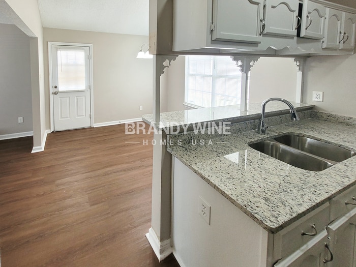 Building Photo - 5962 Cottage Hill Dr