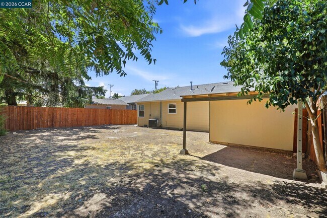 Building Photo - 53 Ramona St