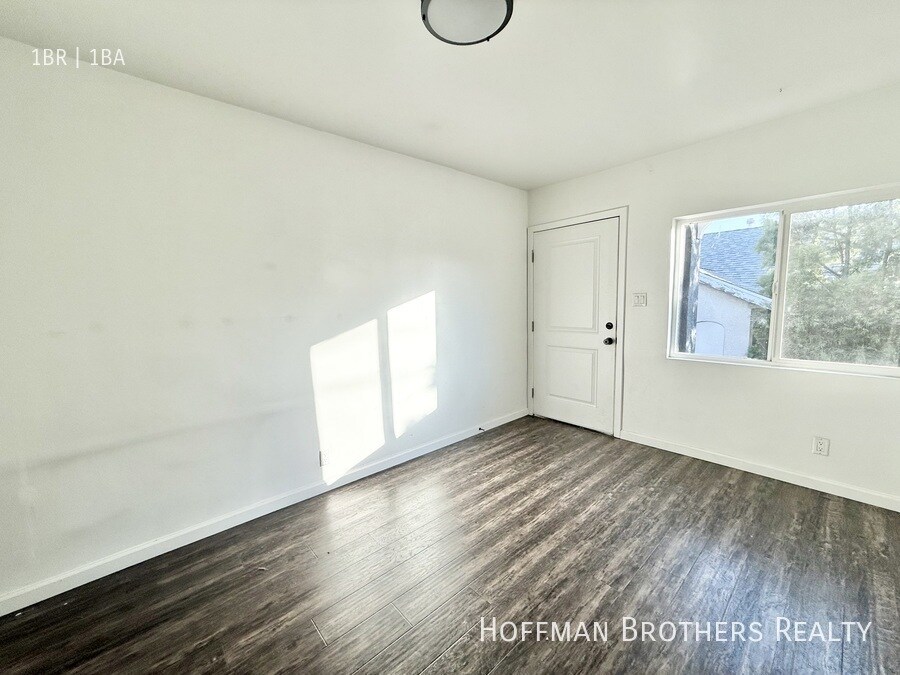 Building Photo - 2632 1/2 Arvia St-