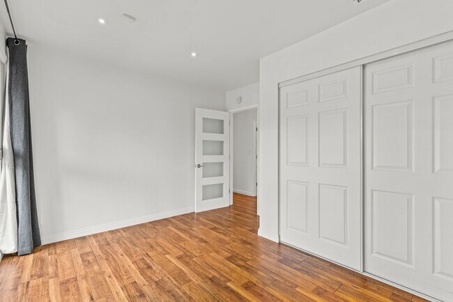 Building Photo - UPGRADED SOUTH OF THE BOULEVARD HOME WITH HUGE BACKYARD!