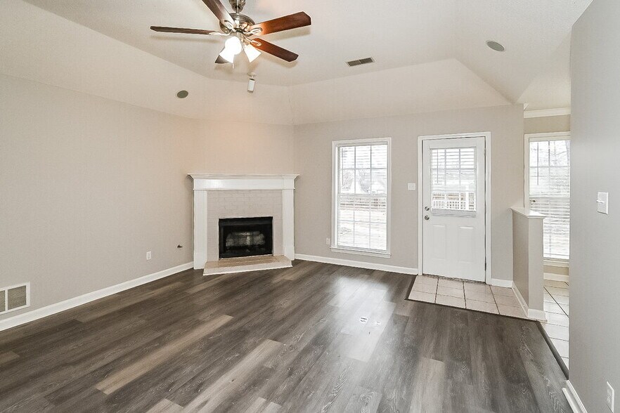 Building Photo - 5899 Michaelson Dr