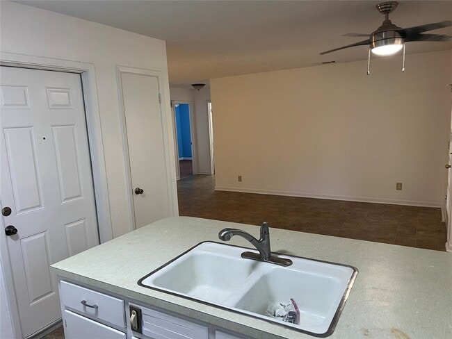 Building Photo - 8518 Woodstone Dr