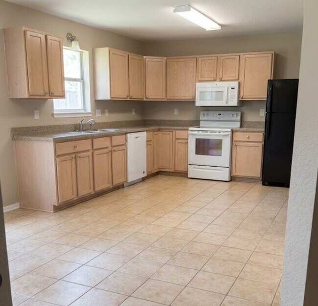 Building Photo - AVAILABLE 4/15/26 ; APPLY TODAY AT OUR WEBSITE!!!