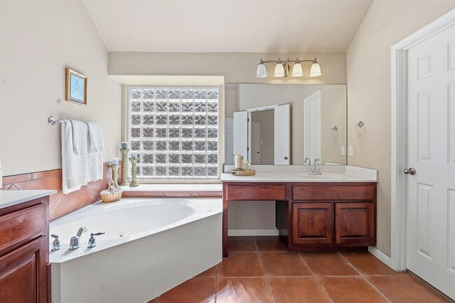 Building Photo - 16305 Almaden Dr