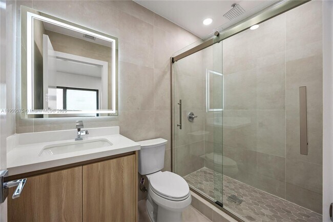 Building Photo - 1141 Hollywood Blvd