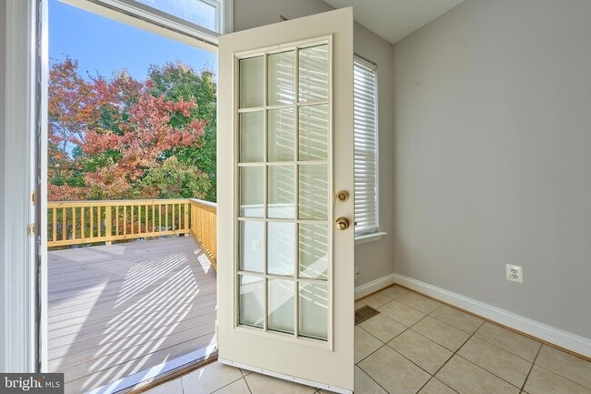 Building Photo - 685 Springhouse Square SE