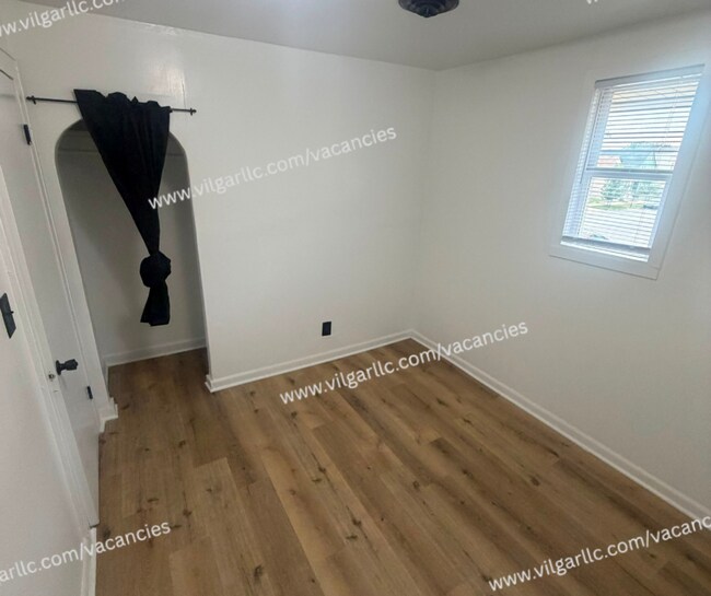 Building Photo - 5035 Tod Ave
