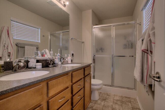 Building Photo - 4613 Springview Dr