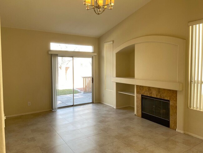 Building Photo - 3/2 charming single-story home located in the desirable Summerlin