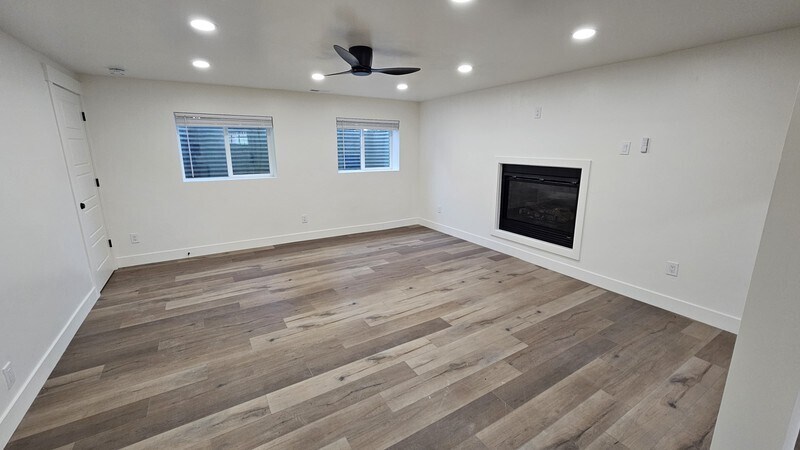 Building Photo - 9073 Elmhearst Dr